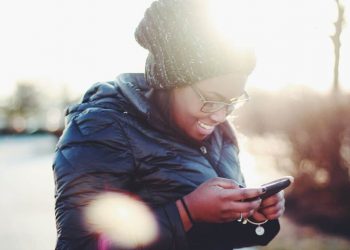 Does your phone give you headaches? – Three will make your life better