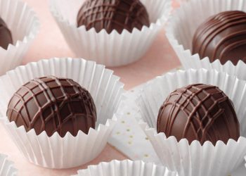 Lots of Love Truffle Collection Box At