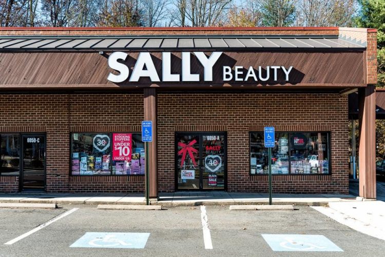 To me, beauty and makeup and color is like the finishing touch on everything. Discovering face makeup products at