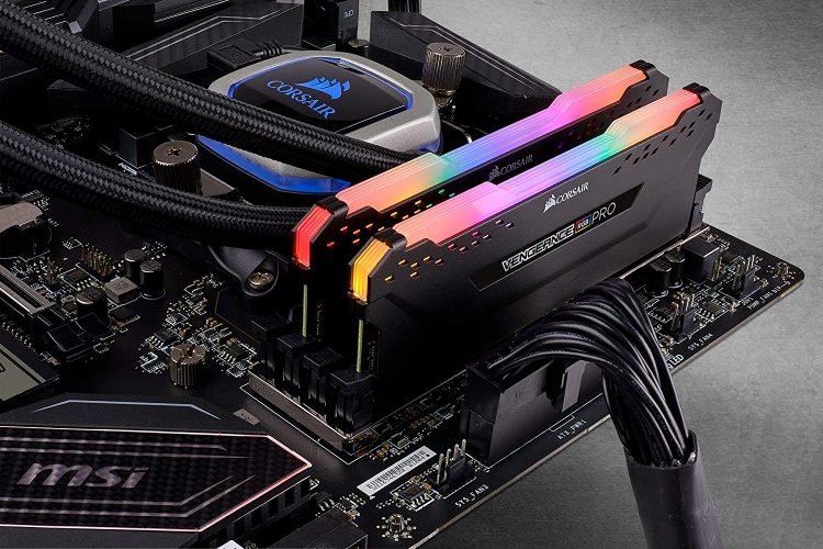 Corsair Value Select 4 GB, Corsair VENGEANCE 64GB & Corsair Vengeance RGB RT 32GB at