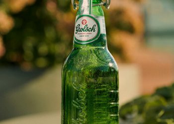 Shop Bottle green plump, Wow hydrate electrolyte lemon, Smirnoff seltzer raspberry at