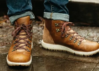 Are hiking in mid-height boots a good idea? –