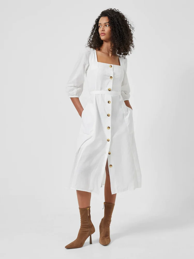 This neckline shows off the collarbone, which is a universally attractive feature of women –