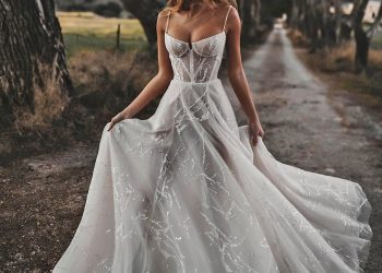 A wedding dress is both an intimate and personal for a woman, It must reflect the personality and style of the bride –