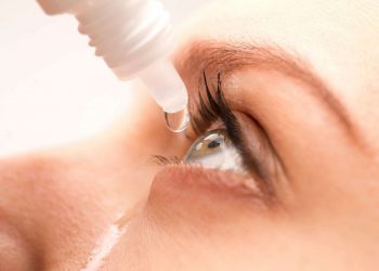 Optrex Refreshing Eye Drops are enriched with natural plant extracts to help refresh, soothe and revitalise tired and uncomfortable eyes –