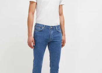Confidence is everything. Confidence is what makes that simple white tee and jeans look good –