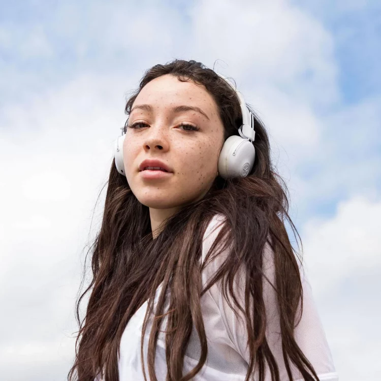 Wireless headphones are almost always more convenient than wired option –