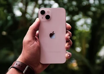 Most smartphone users check their devices six and a half times a day