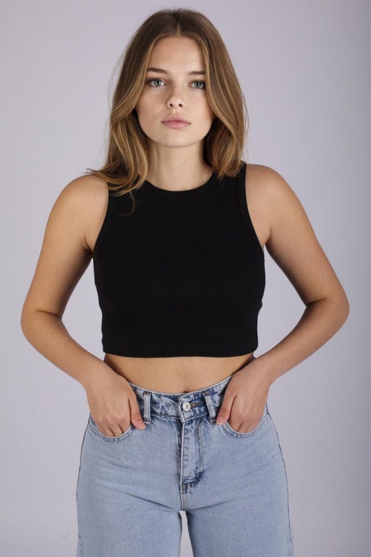 Crop tops are designed to accentuate the midriff region of the wearer