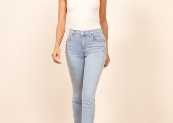 Skinny jeans is that they can give you the illusion of being long and lean, and the allure of a feminine silhouette