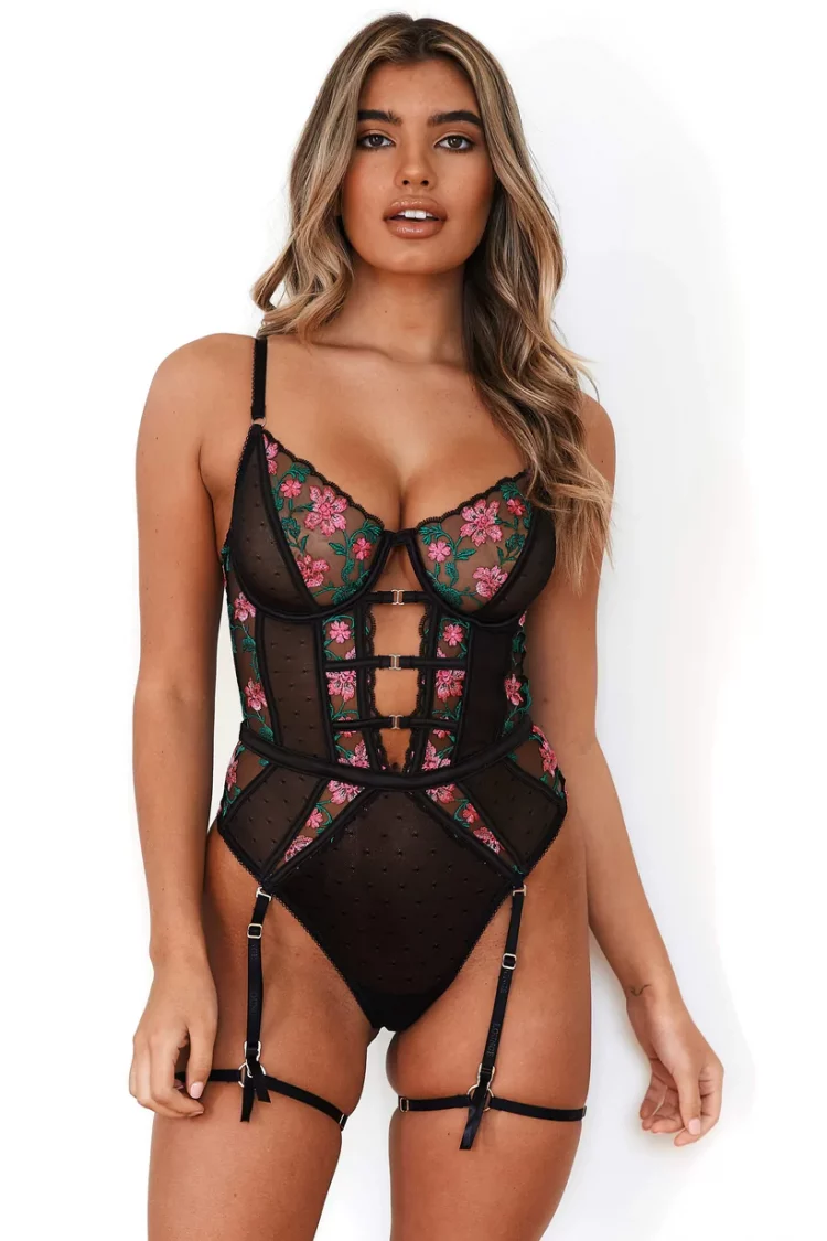 Bodysuit is to provide support and a seamless tucked-in so that you can style with comfort and ease