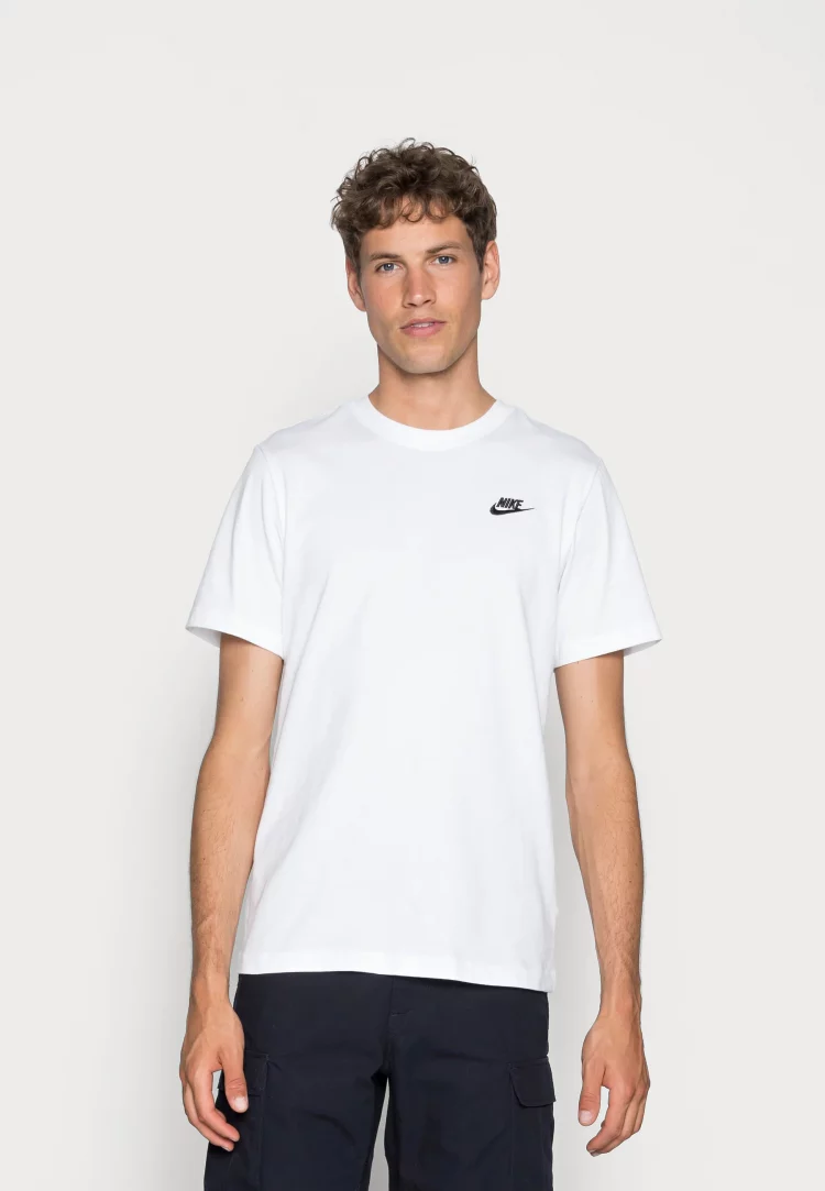 T-shirts are inexpensive, hygienic, and comfy, making them an excellent choice for casual wear