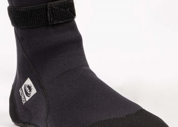 Wetsuits are designed to use the water, along with the body’s temperature, to keep you warm while you swim, dive or compete in water sports