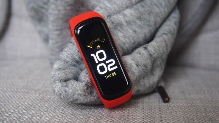 Galaxy Fit2 recognizes your workouts and tracks your progress