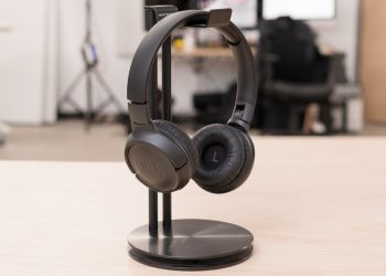 JBL Tune 510BT headphones let you stream powerful JBL Pure Bass sound with no strings attached