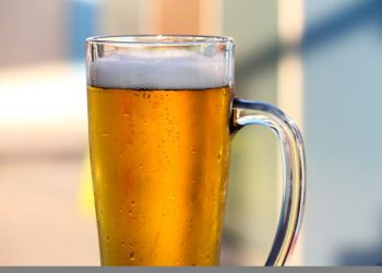 Peroni Nastro Azzurro 0.0 is an alcohol free Peroni that boasts a rich and intense flavour, with a delicate fruity aroma