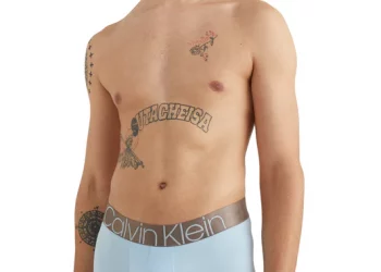 Trunks look great on men who are thin, fit, muscular and have wide hips