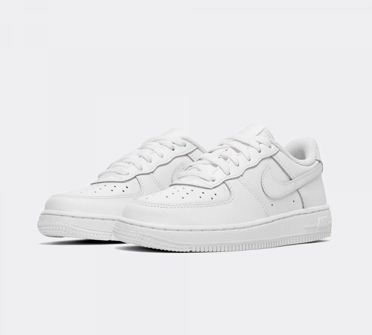It is the first of the Nike shoes to have a full length air sole, bringing you ultimate comfort and support, as well as that extra fashion edge