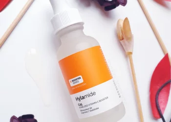 25% Ethylated Vitamin C booster helps improve the skin tone