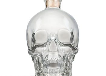 Crystal Head Vodka is additive-free and crafted using the highest quality ‘peaches and cream’ sweet corn and blended with pristine water