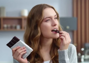 A perfect healthy on-the-go snack, low calorie and low sugar, Chocaholic Snack Pots are milky, sweet and silky smooth