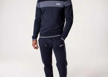 To replace your winter tights when jogging, simply use joggers, which are lightweight and adaptable