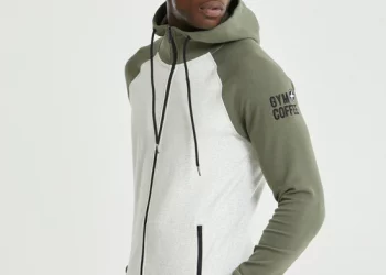 Hoodies are incredibly cosy, and you’ll feel like you’re wearing a giant love blanket all day long. A hoodie isn’t a boring piece of clothing