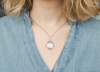 Lockets have a special quality about them as they become sentimental pieces of jewellery