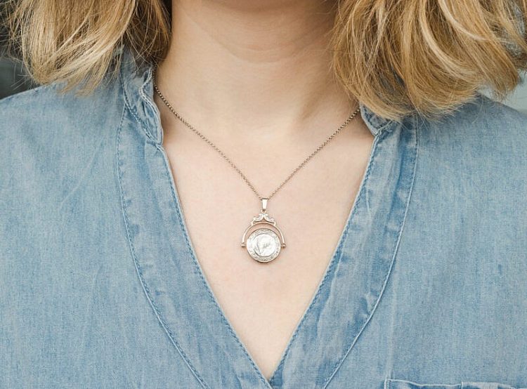 Lockets have a special quality about them as they become sentimental pieces of jewellery