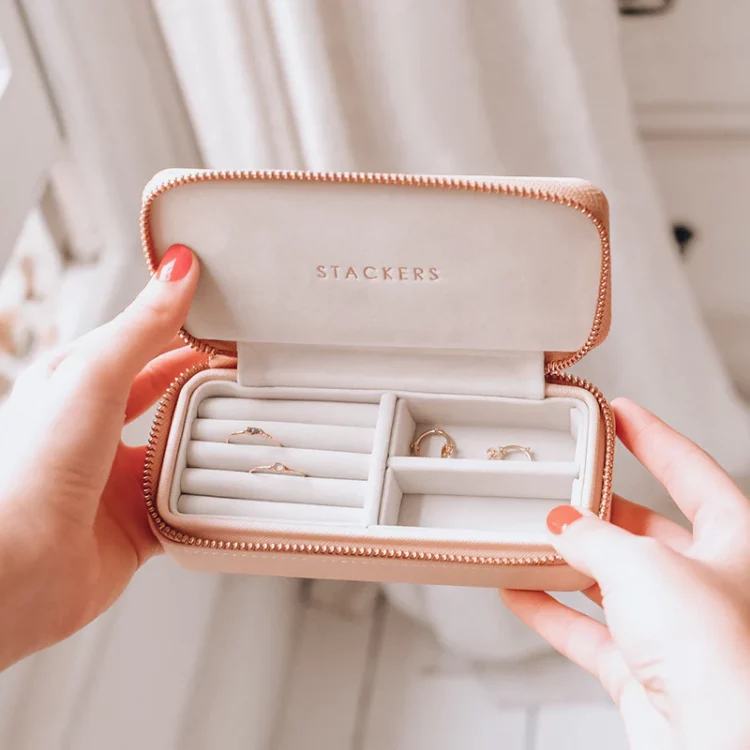 When it comes to jewellery, the major function of a well-made jewellery box is to keep items separate so they don’t get damaged