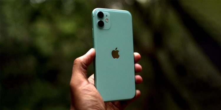 Apple’s iPhone 11 offers optical image stabilization and compatibility for High Dynamic Range video recording at 60 frames per second