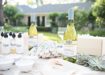 Oyster Bay Marlborough Sauvignon Blanc is pale straw green in colour with brilliant clarity