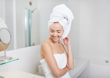A high quality towel feels much heavier than it looks and in turn will be much more absorbent
