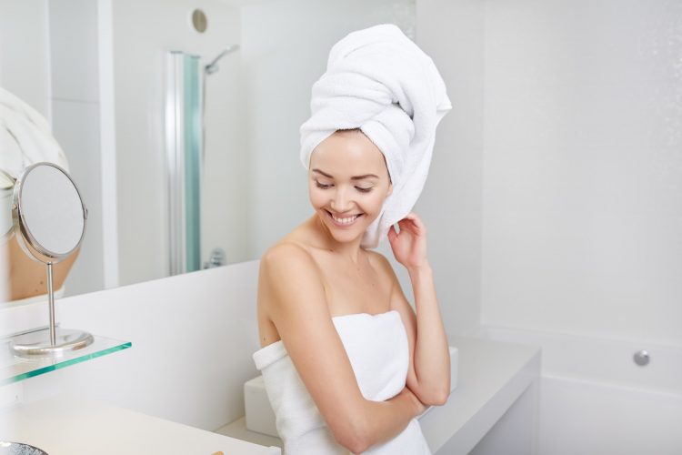 A high quality towel feels much heavier than it looks and in turn will be much more absorbent