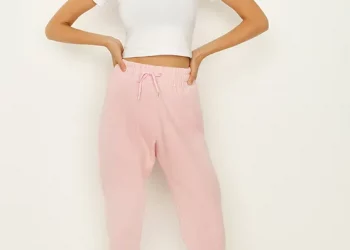 Running in joggers is popular because it’s both comfortable and stylish at the same time