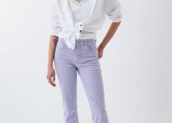 Cropped jeans are denim pants with a hemline just above the ankle