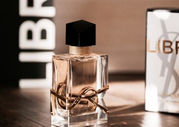 YSL Libre is a mix of Moroccan orange blossom, French lavender, and a good dose of florals and musks