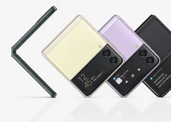 What features does the Galaxy Z Flip 3 have?