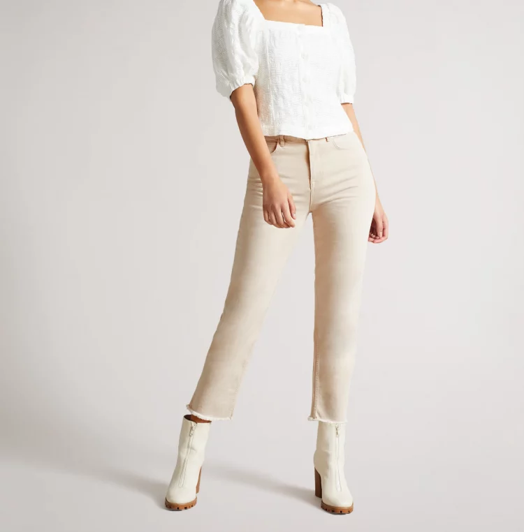 How to Dress Up Jeans with a Straight Leg?