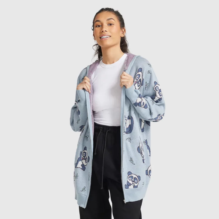 3 Ways to Wear an Oversized Hoodie