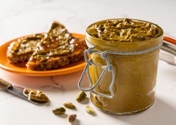 What does pistachio do for the body?