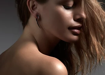 What are the types of earring hooks?