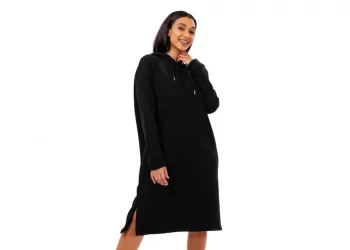 3 Ways to Wear an Oversized Hoodie