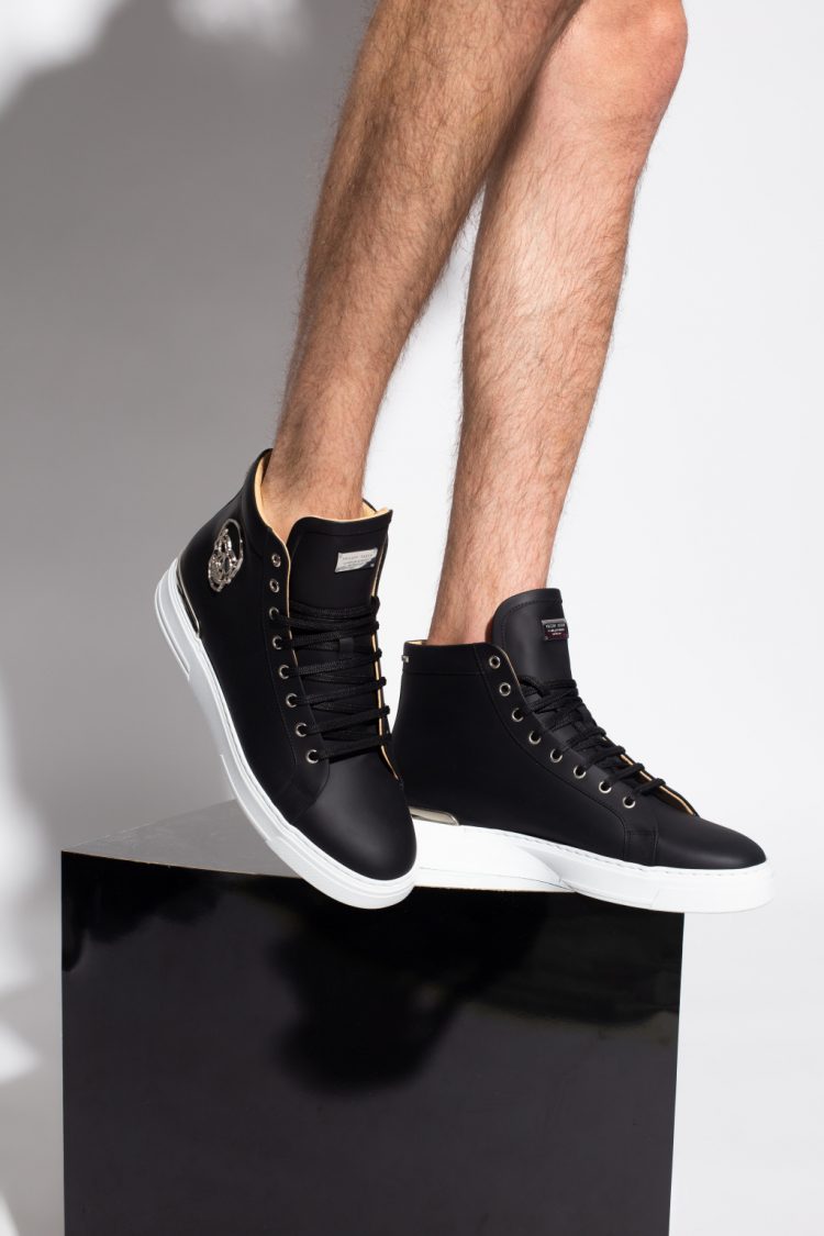Top 6 Reasons Why Sneakers Are Awesome to Own