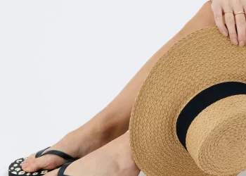The Best Flip-Flops to Buy Right Now With Benefits