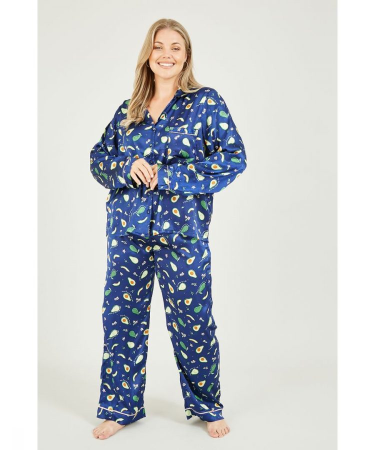 What are the Benefits of Satin Pajamas?