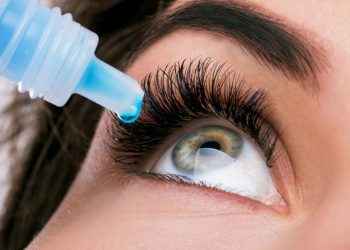 How do you use blink and clean drops?