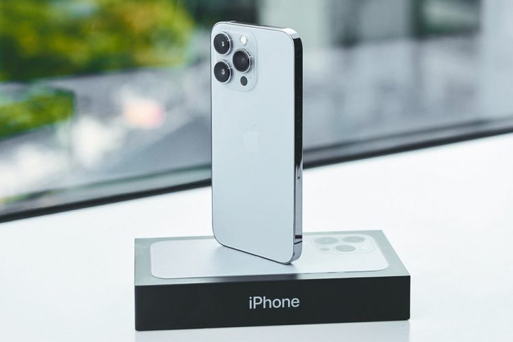 Why do people love an iPhone?