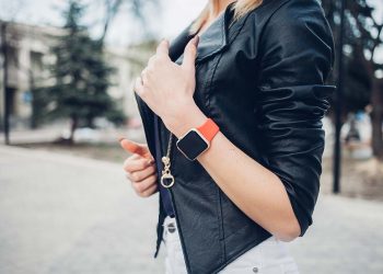 Top 5 Fashion Smart Watches to Compliment Your Look