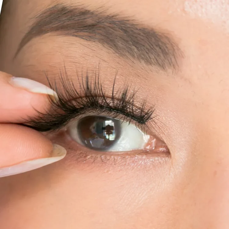 Everything you want to know about false eyelashes